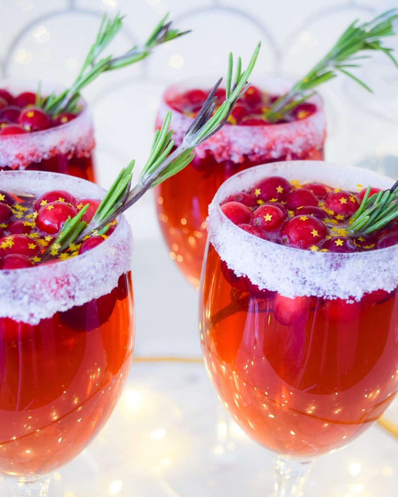 
christmas-drinks-Festive-Cranberry-Champagne-Punch